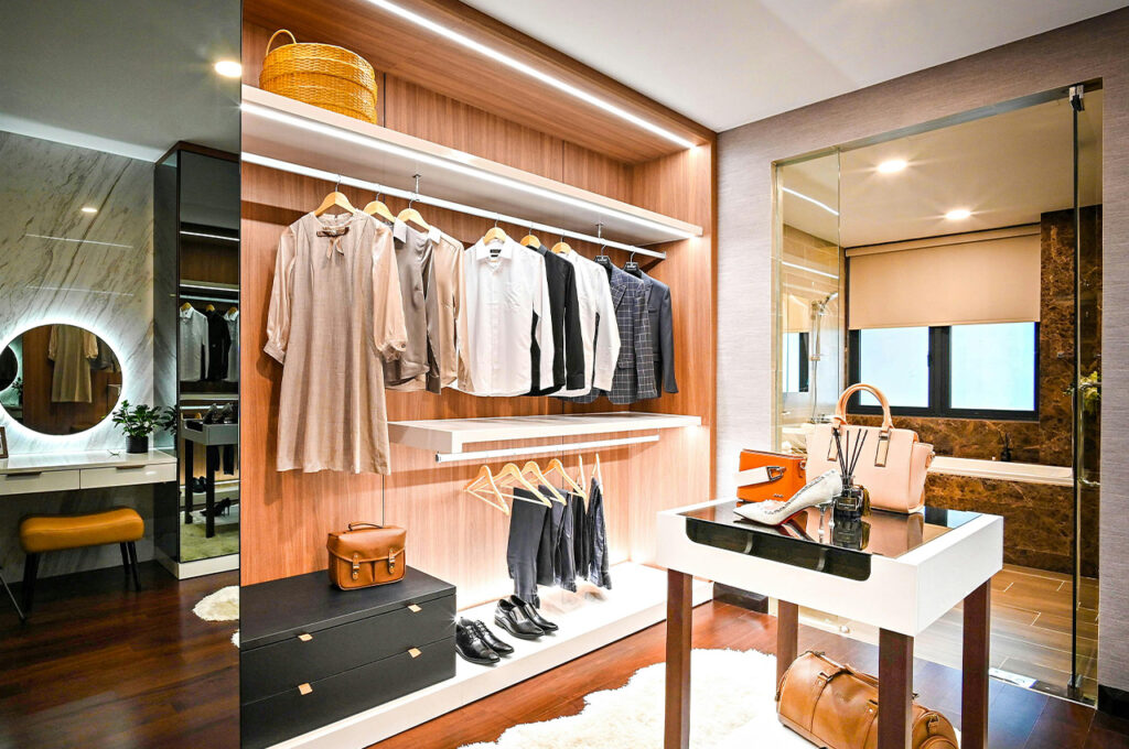 Walk-in closet