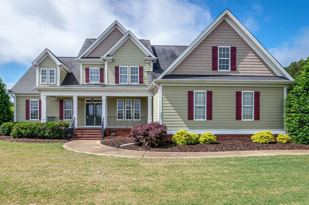 Clutter Free Exterior