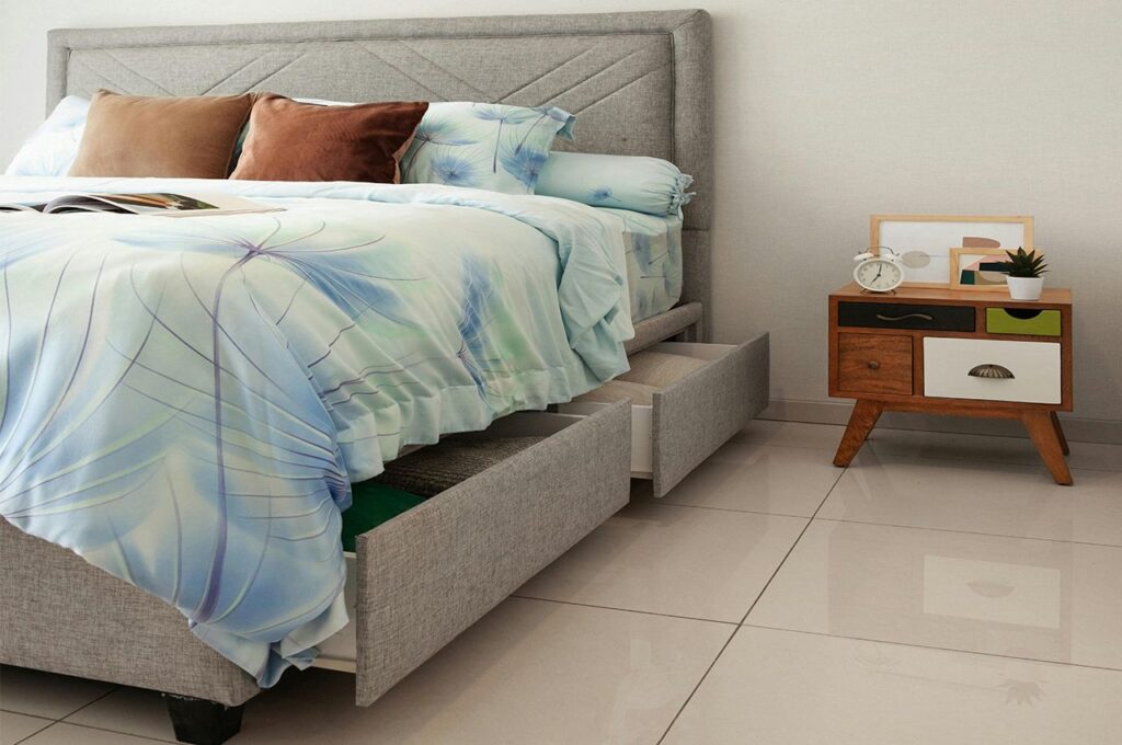 Clutter-Free with Multifunctional Furniture