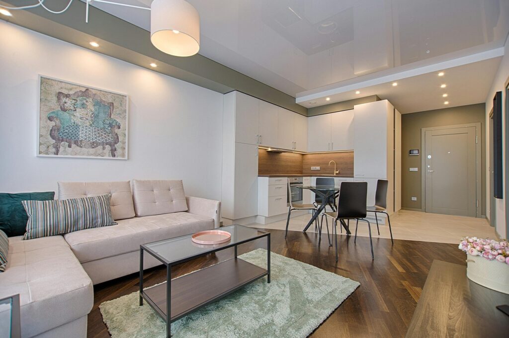 Light - Colored walls and Ceiling