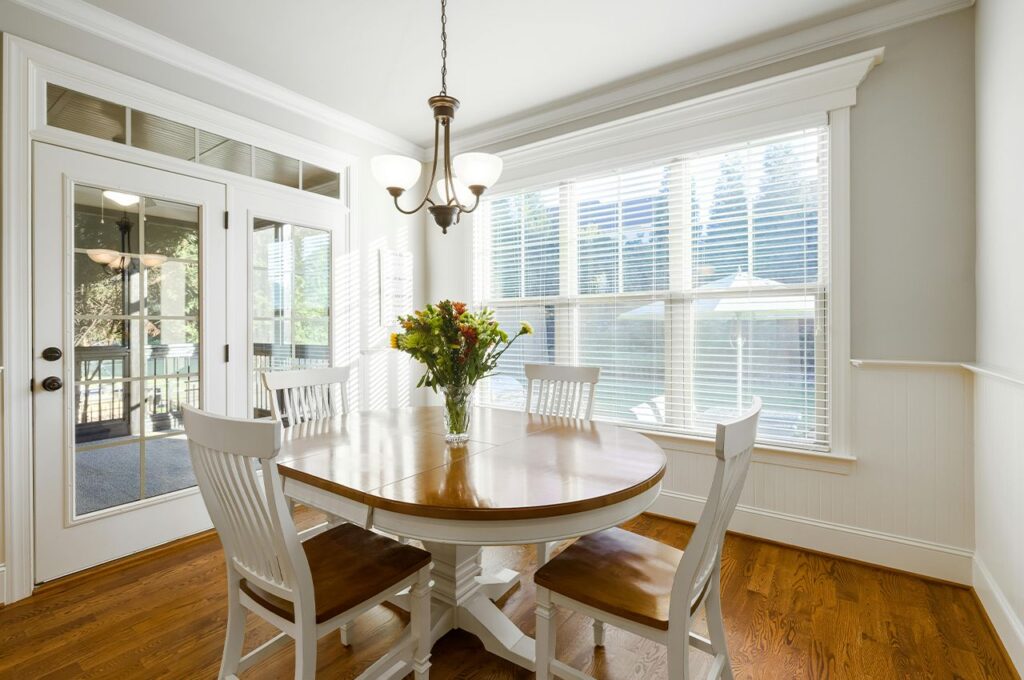 Rounded dining table