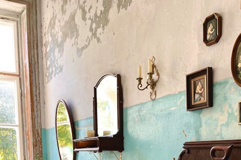 Poorly maintained wall