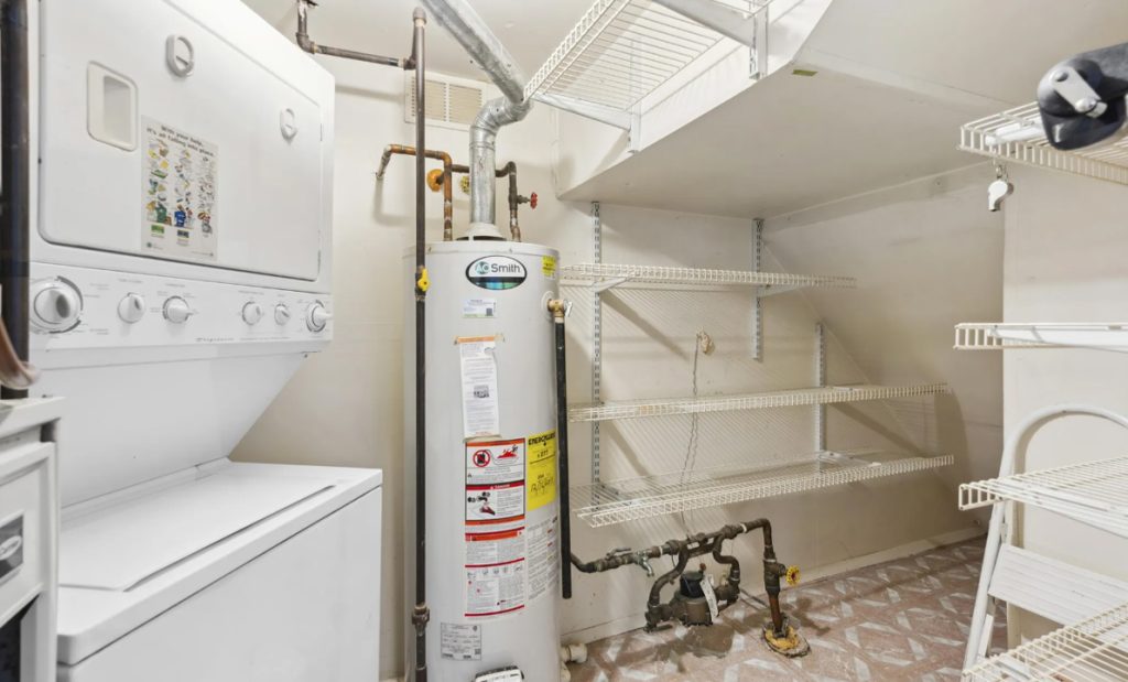 Spacious 3-Bedroom Townhouse in Staten Island