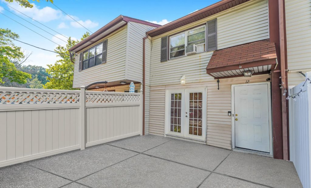 Modern 3-Bedroom Townhouse in Staten Island