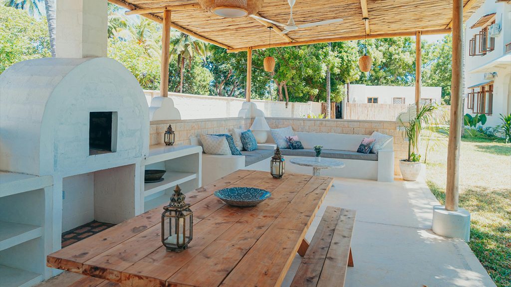 Charming Outdoor Patio with Rustic Design