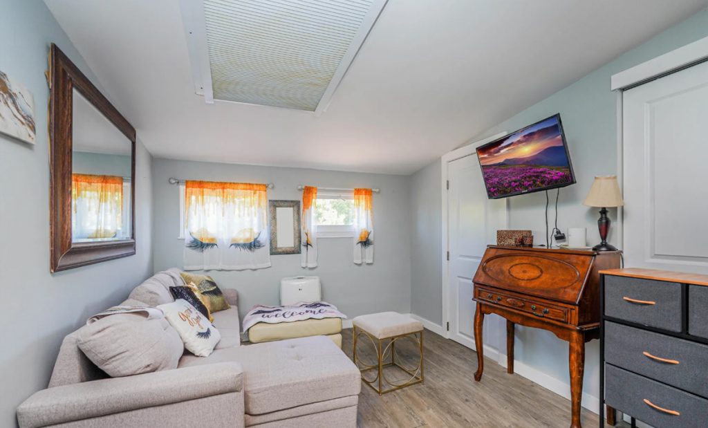 Modern 3-Bedroom Townhouse in Staten Island