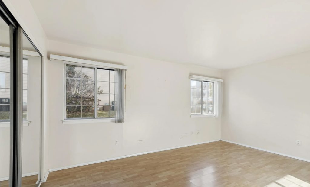 Spacious 3-Bedroom Townhouse in Staten Island