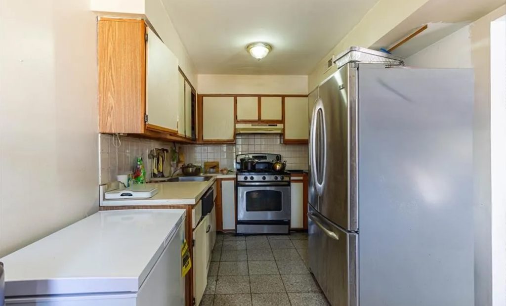 Charming 2-Bedroom Townhouse in Staten Island