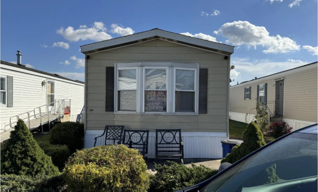 Cozy 2-Bedroom Condo in Staten Island