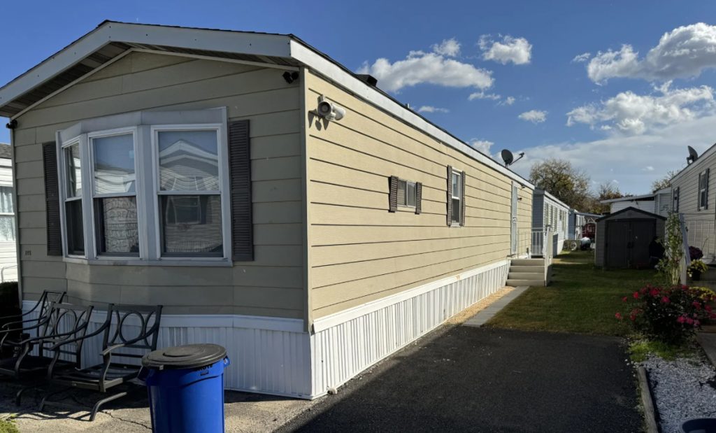 Cozy 2-Bedroom Condo in Staten Island