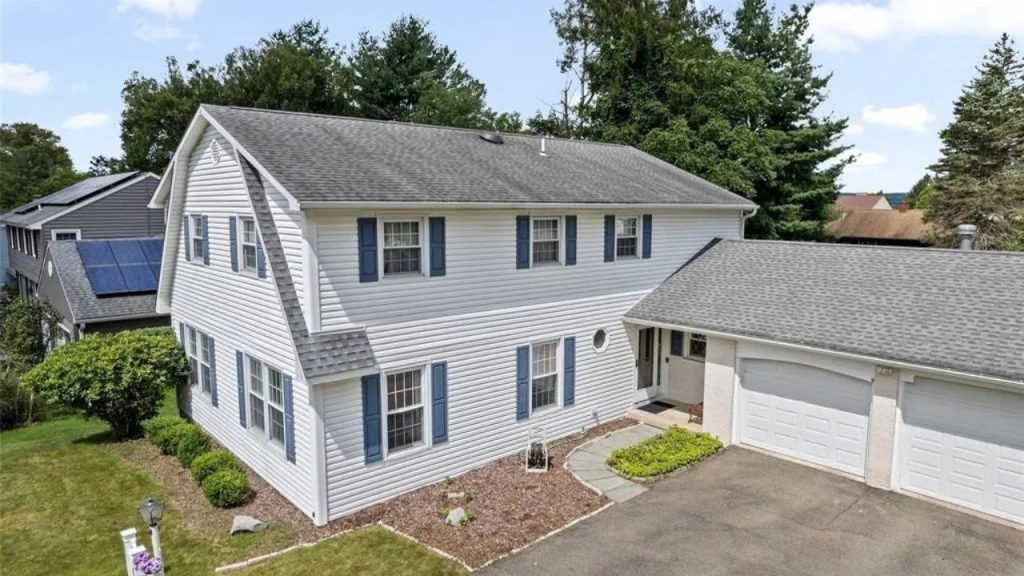 Charming Colonial Revival Exterior