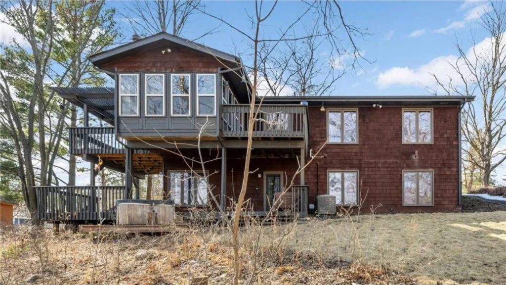 Rustic Craftsman Retreat with Views