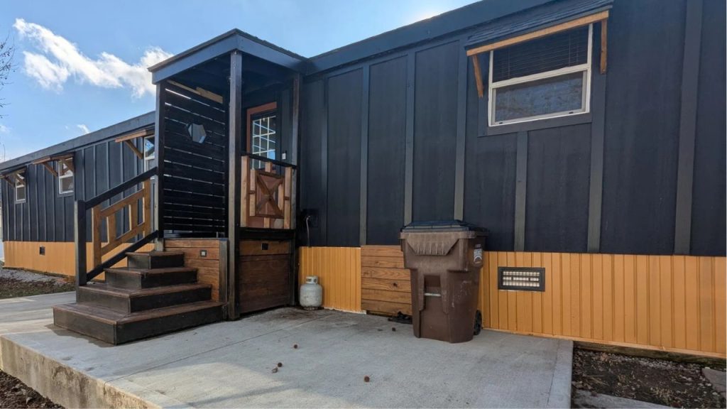 Modern Black & Gold Mobile Home