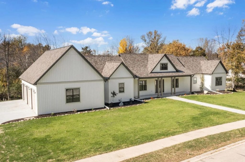 Charming Modern Farmhouse with Curb Appeal