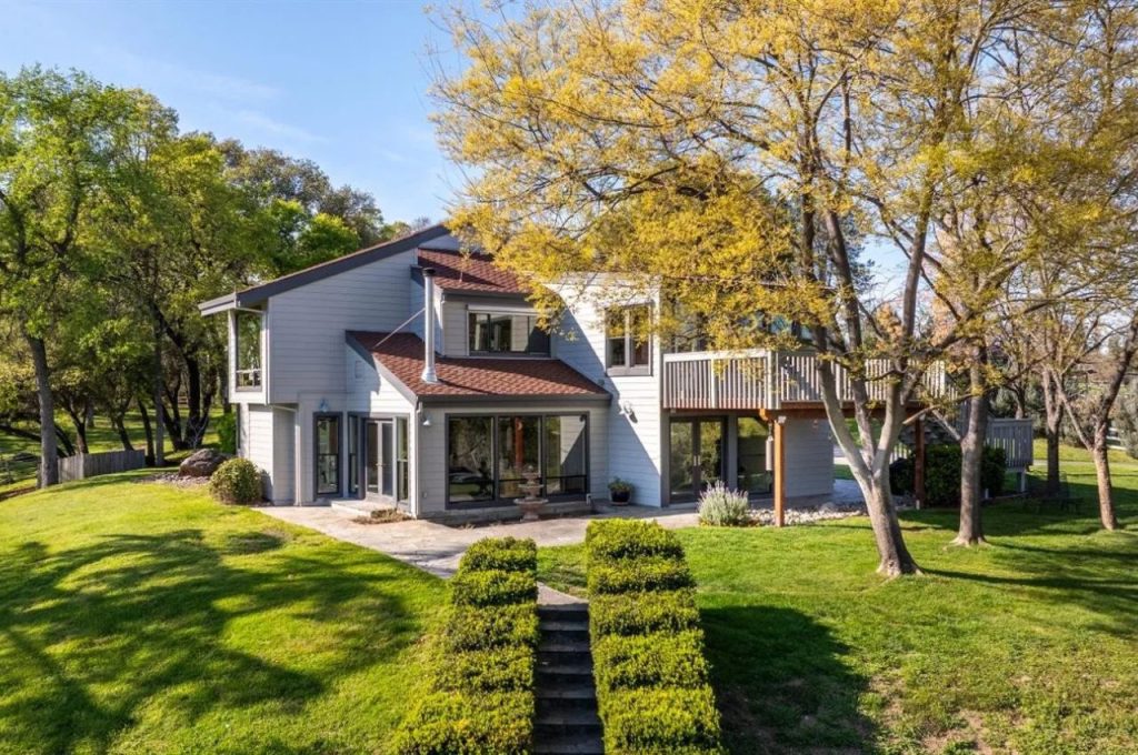 3 Bedroom Home in La Verne, CA – $1,300,000