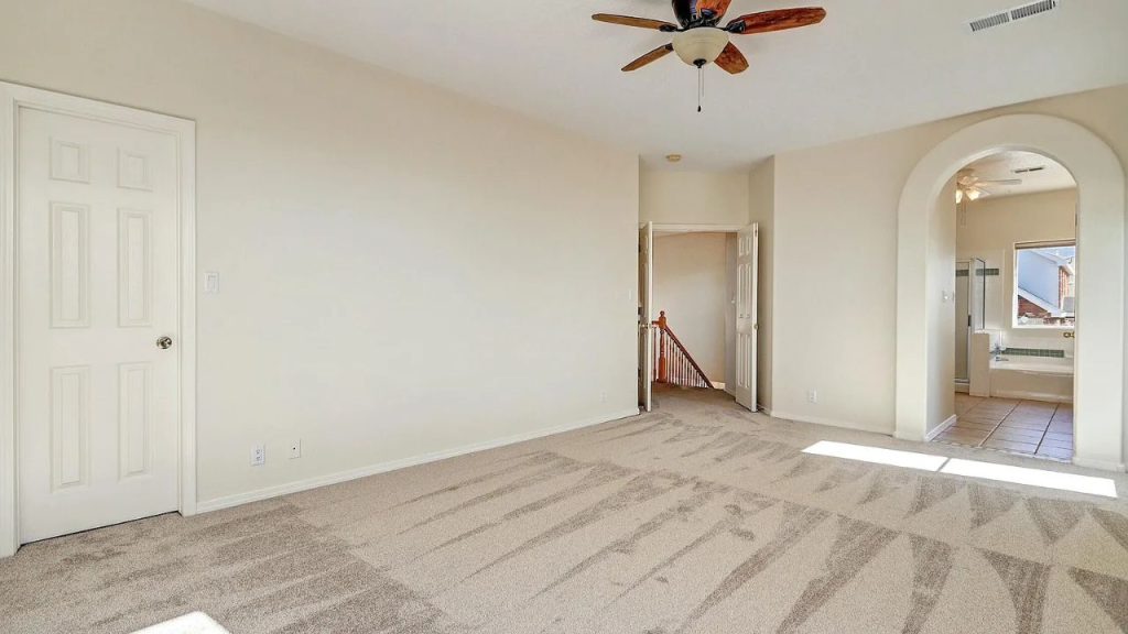 Primary Suite with En-Suite