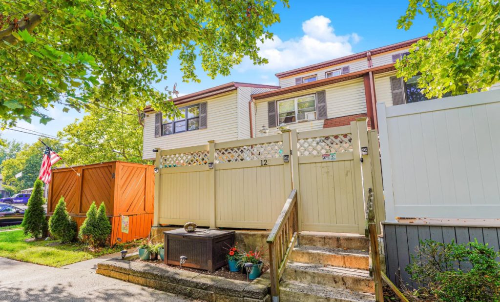 Modern 3-Bedroom Townhouse in Staten Island