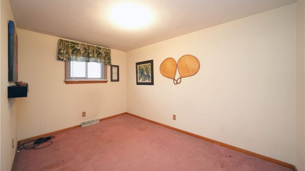 Spacious and Versatile Bedroom