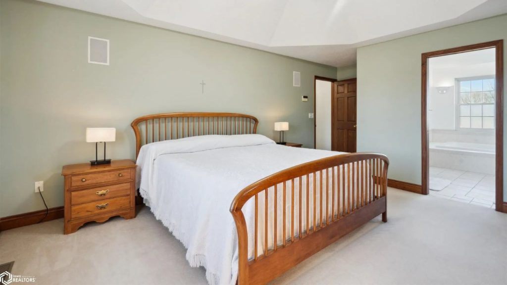 Spacious Primary Bedroom with Elegance