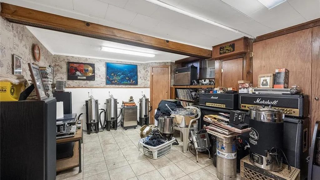 middle village garage