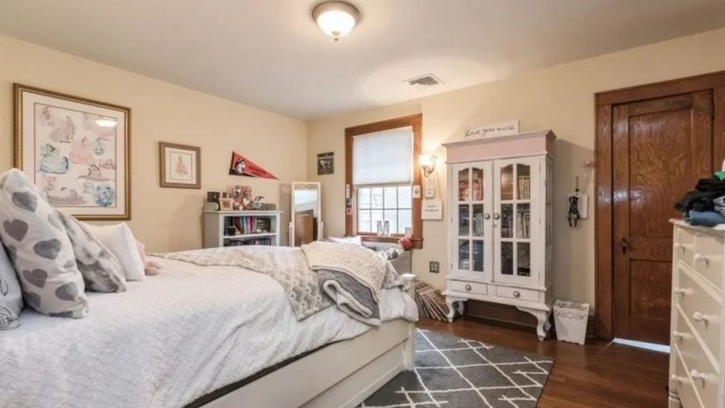 Vintage-Inspired Bedroom