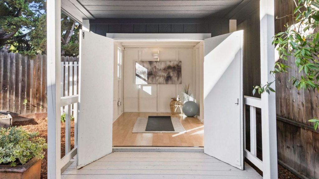 Serene and Versatile Garden Studio