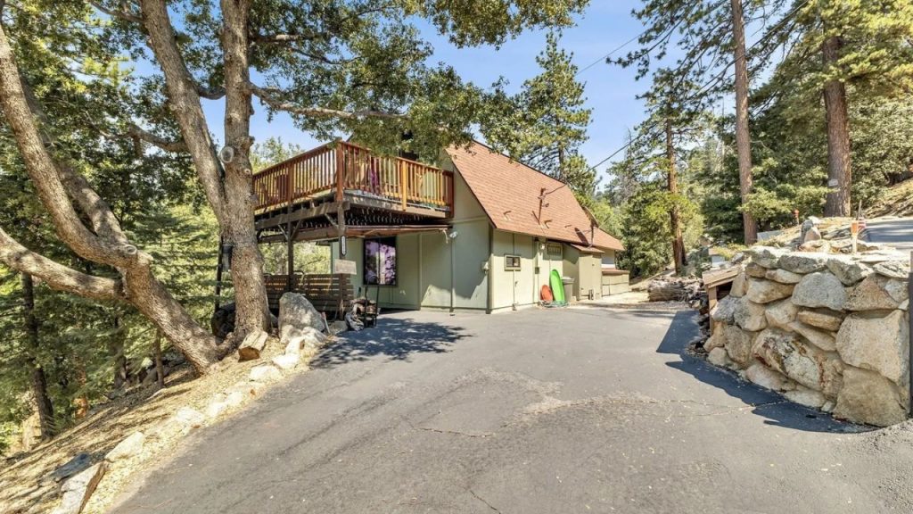 Scenic Mountain Cabin Driveway Access