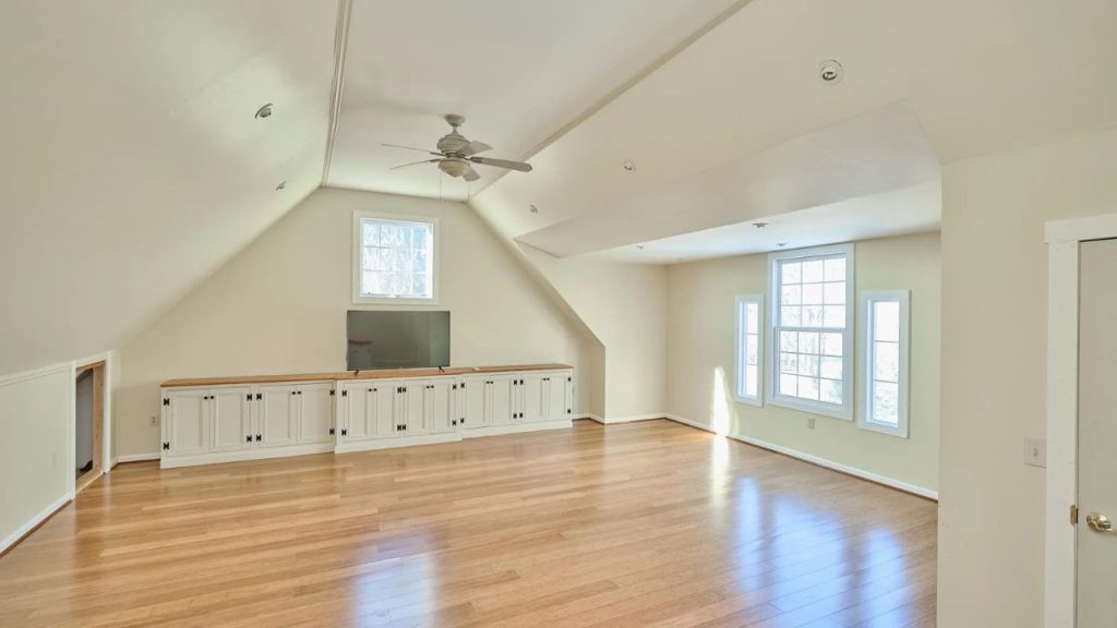 Spacious Room with Storage