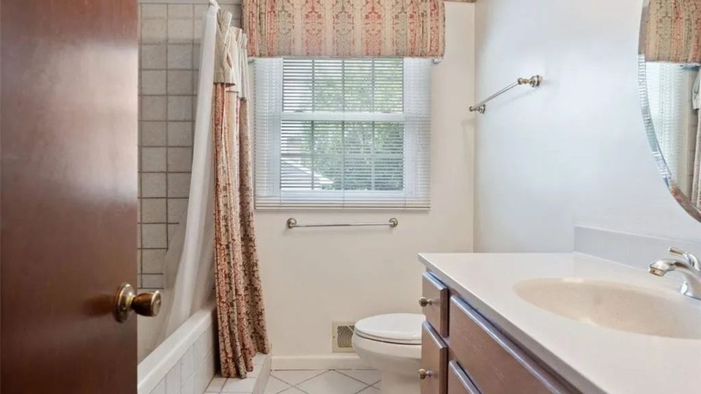 Classic and Bright Bathroom