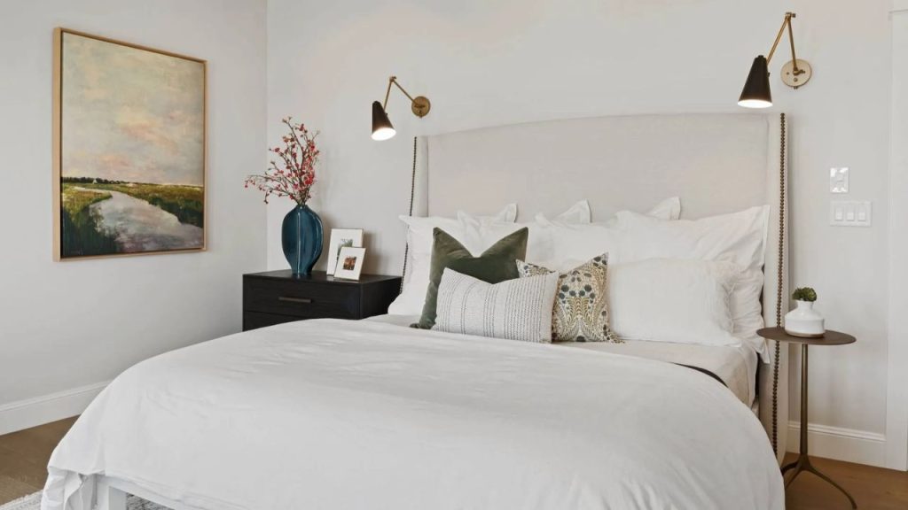 Neutral Bedroom with Sophisticated Décor