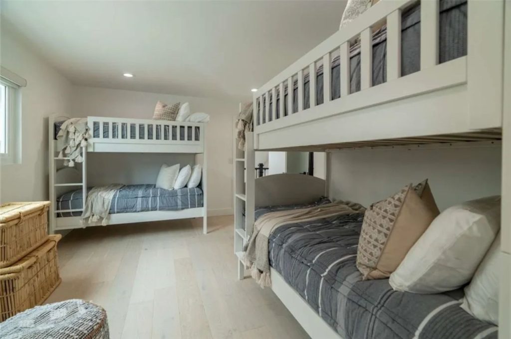 Stylish and Cozy Bunkroom