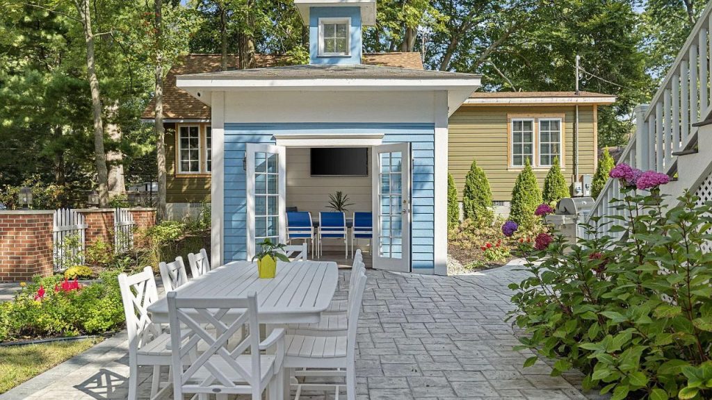 Charming Backyard Retreat with Pool House