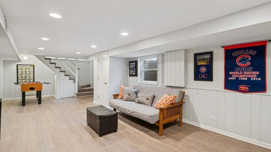 Cozy Basement Retreat with Entertainment