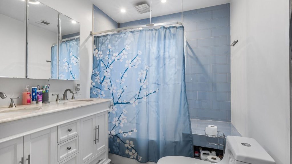 Stylish and Serene Bathroom Retreat