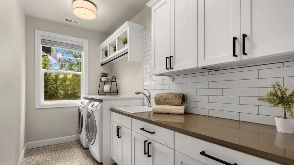 Modern Laundry Room