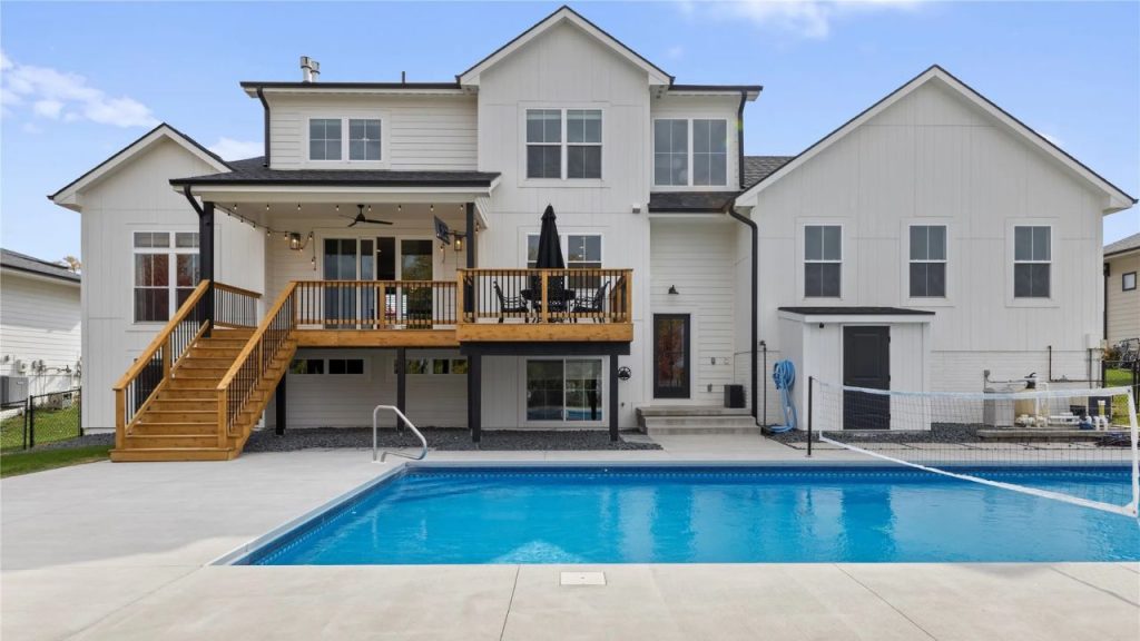 6 Bedroom Home in Waukee, IA – $849,950