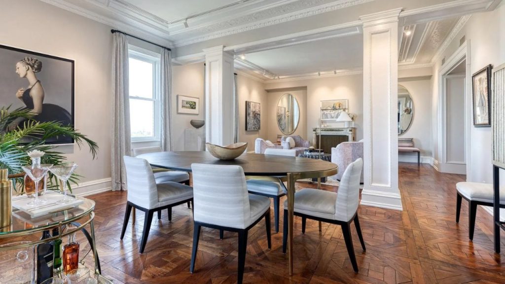 Sophisticated Dining Room