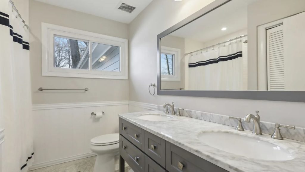Elegant and Functional Upstairs Bathroom