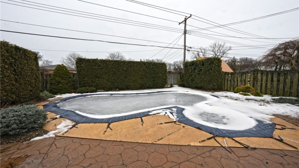 Private Backyard with Pool & Jacuzzi