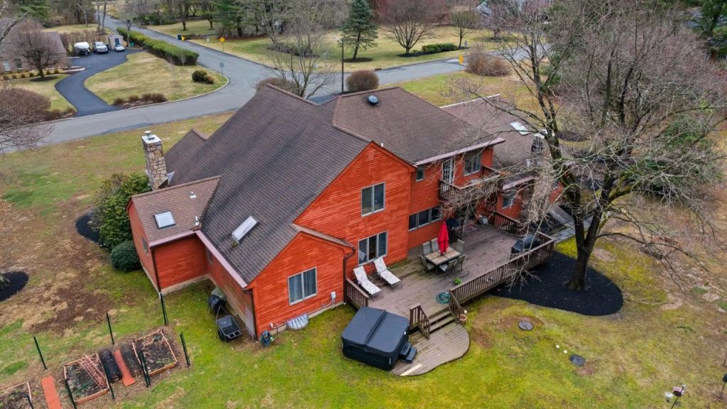 Spacious Deck with Hot Tub