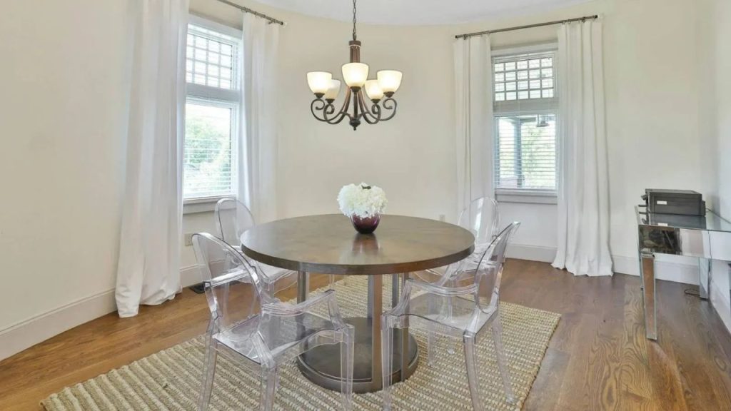 Bright and Stylish Breakfast Nook