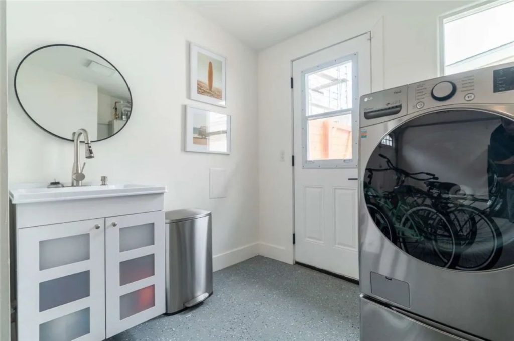 Modern Laundry Room