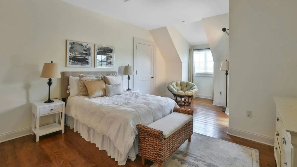 Cozy and Elegant Bedroom