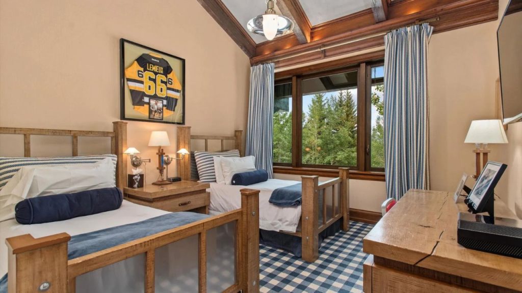 Rustic Twin Bedroom with Views