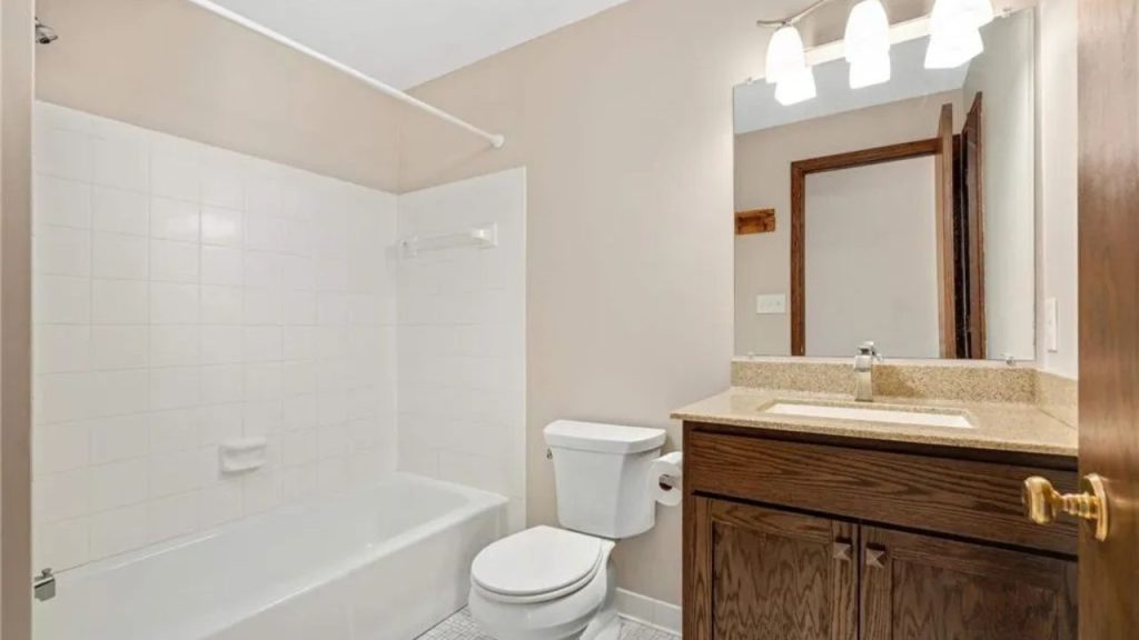 Bright and Functional Bathroom Design