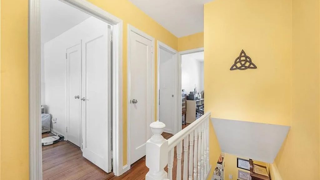 middle village stairs landing