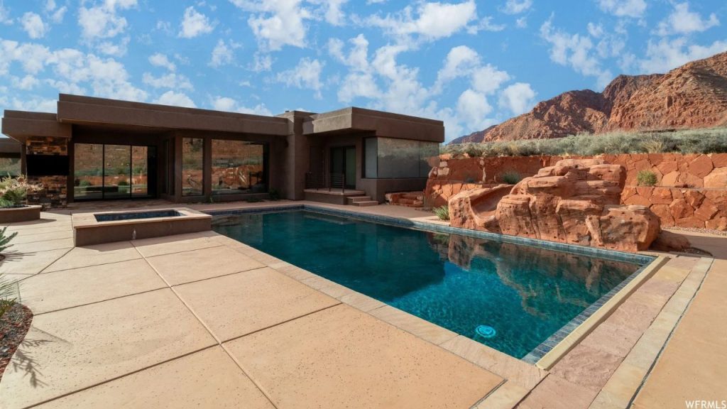 Poolside Desert Oasis