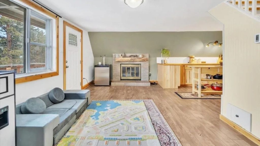 Cozy Cabin Living with Fireplace