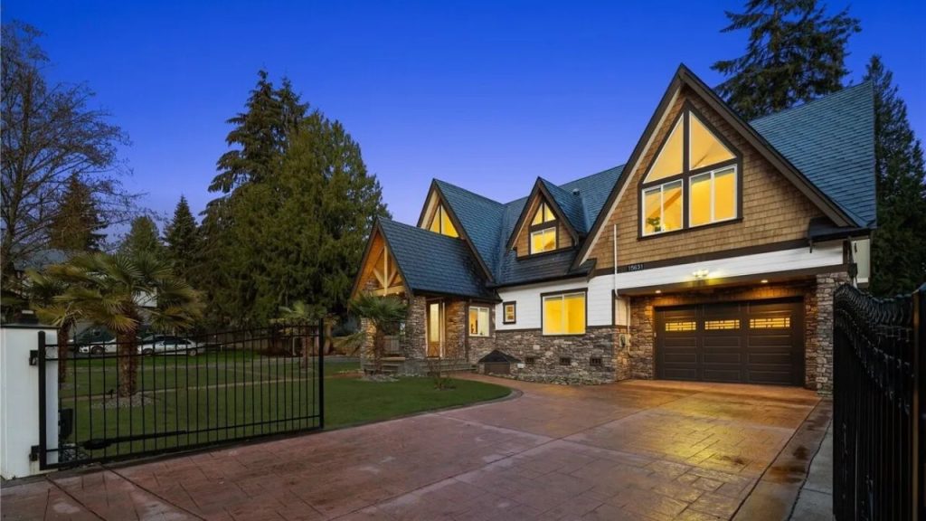 Craftsman Lodge with a Gated Entry