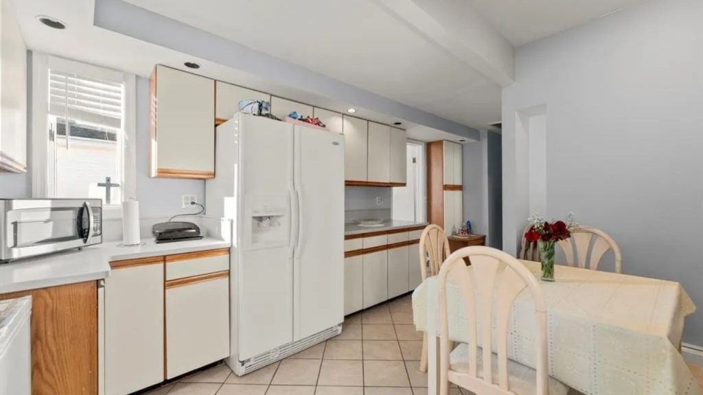 Eat-in Kitchen and Dining